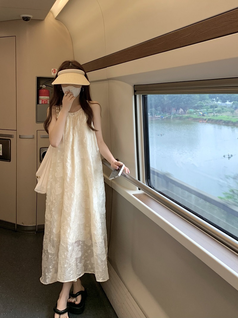 Váy liền maxi nữ cổ yếm dáng suông họa tiết hoa nổi — màu mơ