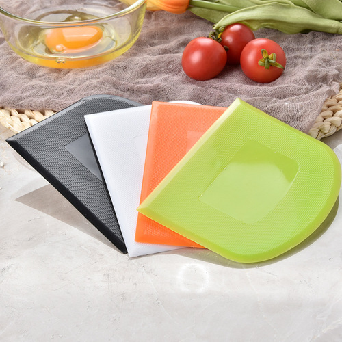 Wholesale plastic flour scraper, trapezoidal cake cream dough cutter, rice roll scraper baking tool
