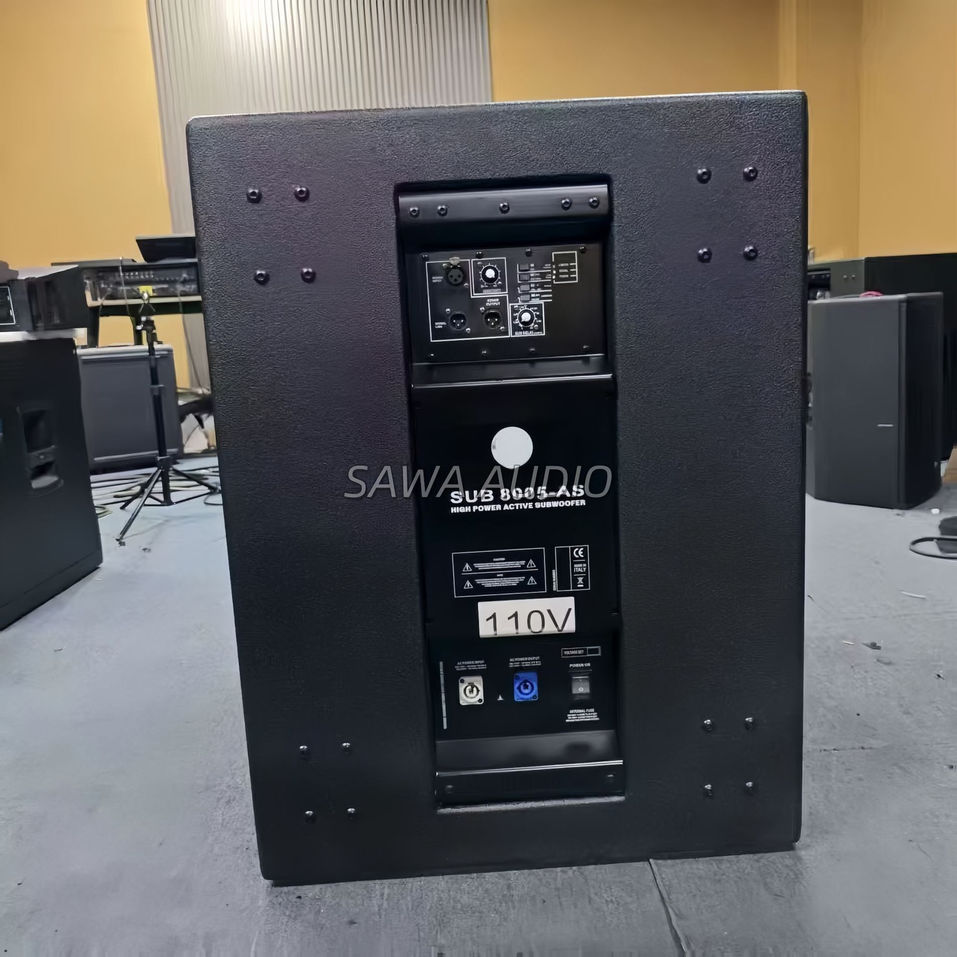 Un solo subwoofer de 21 pulgadas altavoces profesionales al aire libre altavoces de alta potencia conferencias bar escenario sonido de matriz lineal