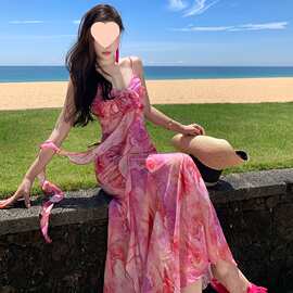 夏季新款名媛度假风吊带裙玫红晕染a字连衣裙图片色针织面料