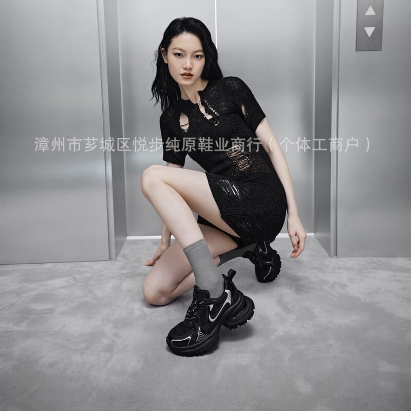 莆田純原高バージョン趙露思同金GGCCスパンコール銀色の中にファッションカジュアルな厚い底のお父さんの靴が高くなりました。|undefined