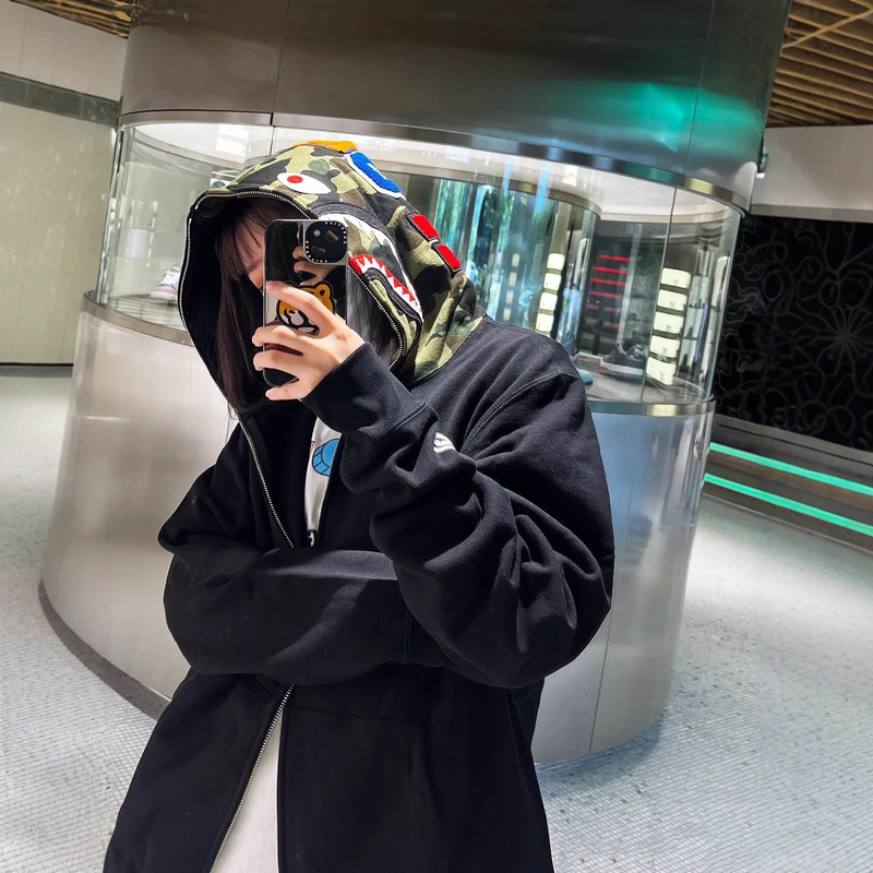 High-Quality Cross-Border E-Commerce Japanese Style Bape Classic Camouflage Shark Half-Patch Sweatshirt Zipper Jacket for Men and Women Couples