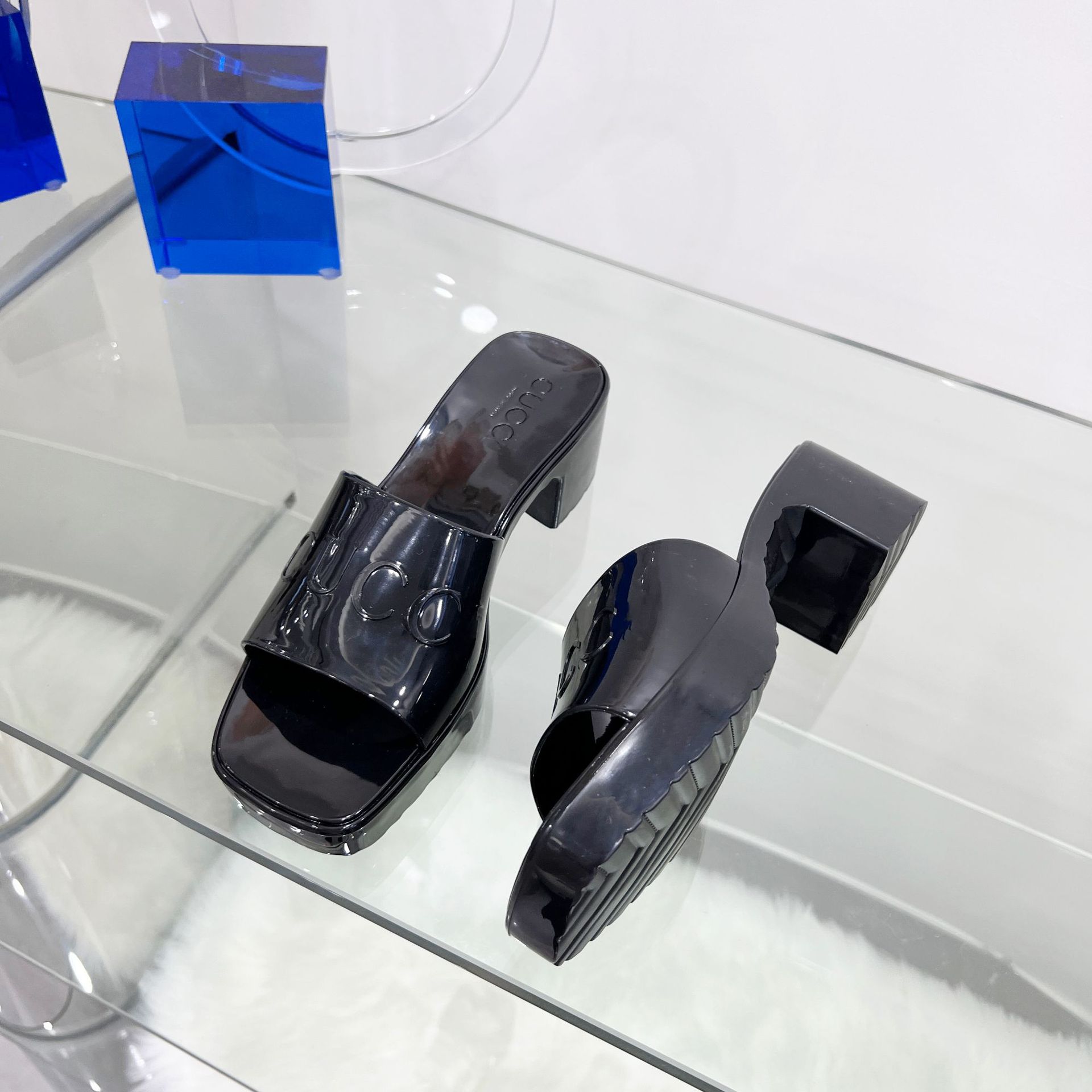 Zapatillas transfronterizas de tacones altos y suelas gruesas mujeres de verano con sandalias romanas G sandalias congeladas de cristal de frutas familiares