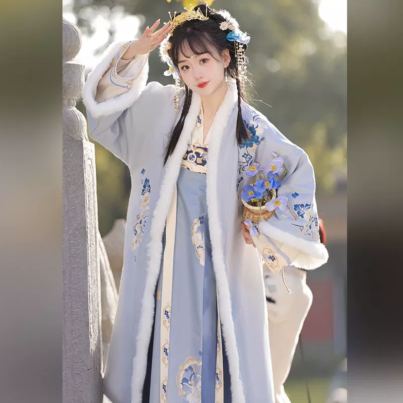 Hanfu, warm cloak