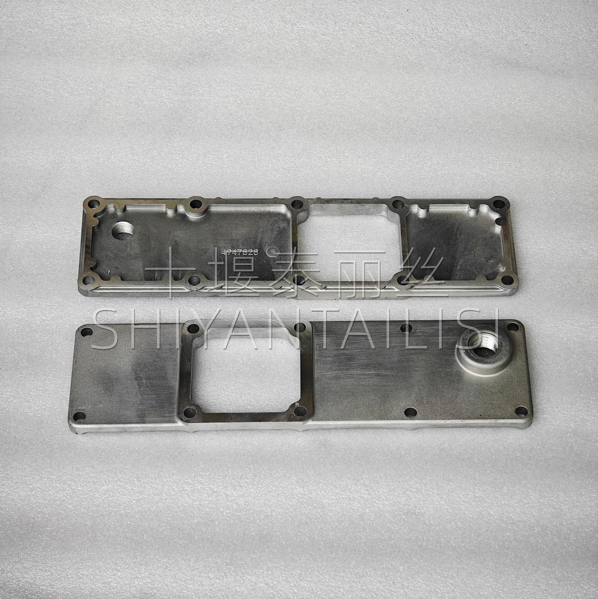 4947828 Intake Manifold Cover Is Suitable for Cummins 4Bt3.9 Diesel Engine Intake Pipe Cover