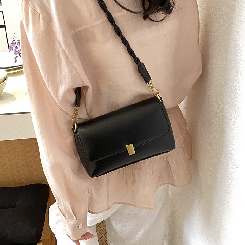New women's bag with a high-end feel, fashionable and versatile, vintage underarm bag, large capacity, suitable for travel, shoulder, crossbody, and handbag