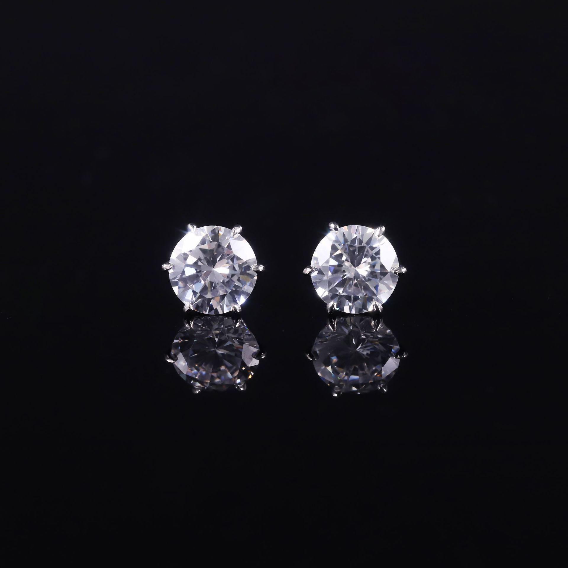 1.2캐럿 모이사나이트 귀걸이