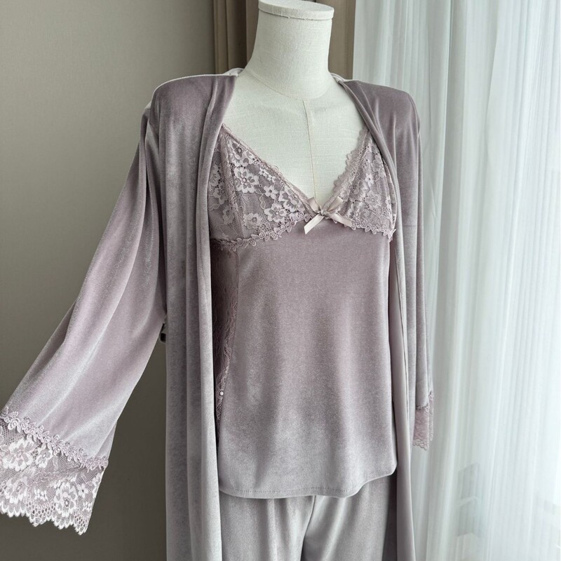 Women's Sexy Pajamas Spring and Autumn Gold Velvet Suspender Cardigan Trousers Three-Piece Set Pure Desire Lace Home Clothes with Breast Pads Women's Sexy Pajamas Spring and Autumn Gold Velvet Suspender Cardigan Trousers Three-Piece Set Pure Desire Lace Home Clothes with Breast Pads