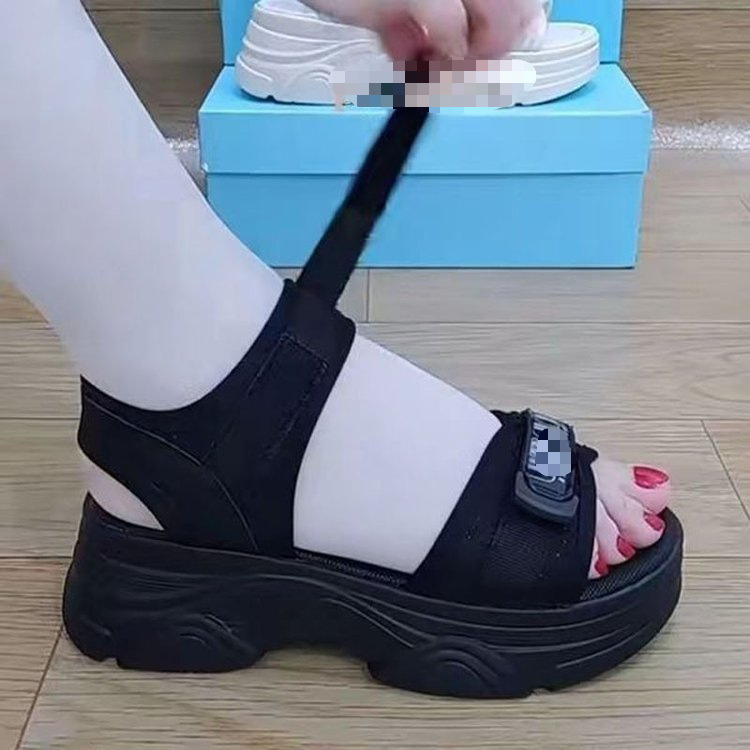 Sandallas deportivas para mujeres 2026 nuevo verano con falda velcro con una pendiente gruesa de fondo suave muffin zapatos de playa para mujeres
