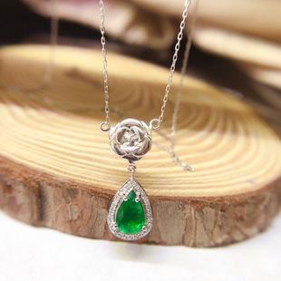 Jewelry manufacturer DIY 18K gold inlaid natural emerald clavicle chain main stone: 0.85 karat