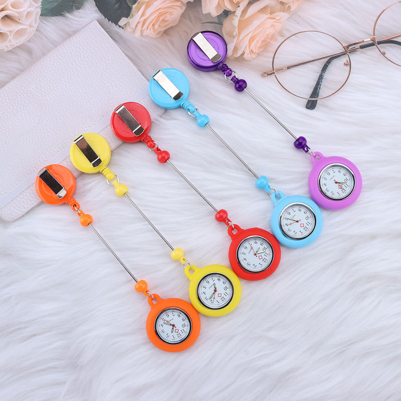 Reloj colgante para enfermera DIY, retráctil con clip, para identificación/carnet, cronómetro, regalo exquisito para estudiantes, venta al por mayor image 2