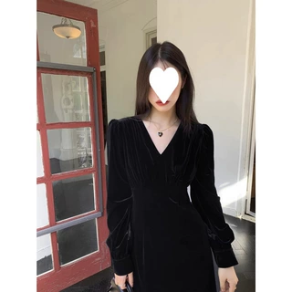 黑色丝绒连衣裙2026春装女高级感气质领收腰显瘦内搭中长裙复古新