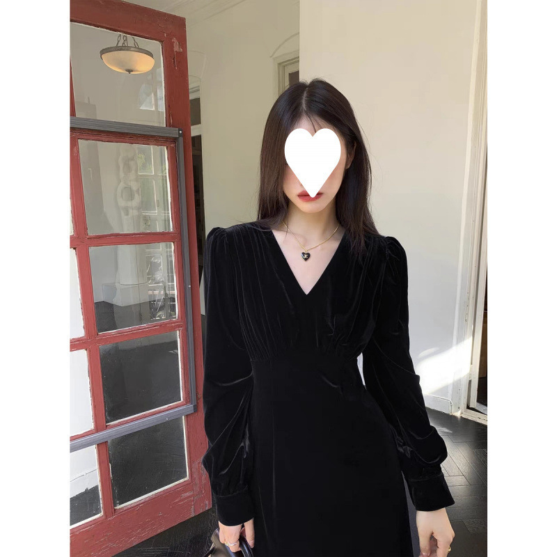 Black Velvet Dress 2026 Spring Collection for Women, High-End Elegant Style, Waist-Cinching, Slimming, Inner Layering, Mid-Length Skirt, Retro New