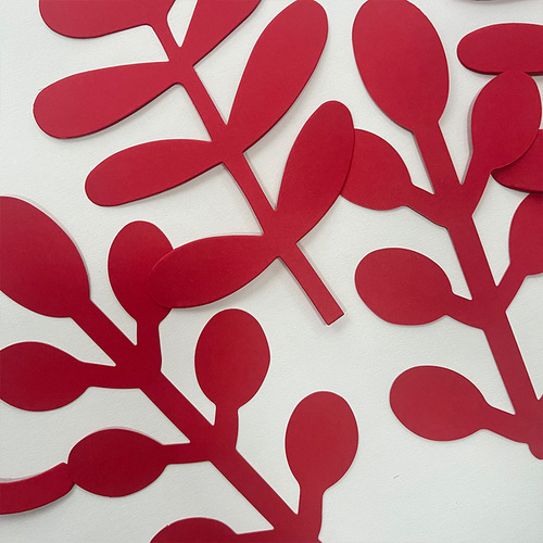 Paper simulated leaves, wrinkled paper flowers and leaves with turtle leaves, festive red wedding room decoration wall stickers and hanging ornaments