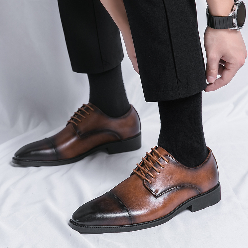 Zapatos de hombre de tamaño grande transfronterizo 2025 primavera y otoño zapatos de cuero de negocios para hombres de tamaño 48 zapatos casuales británicos puntiagudos para novio y padrino
