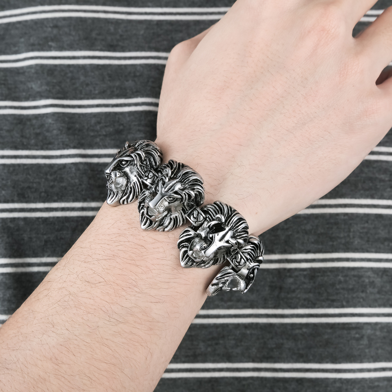 Retro Titanium Steel Lion's Head Bracelet All-match Men's Ornament