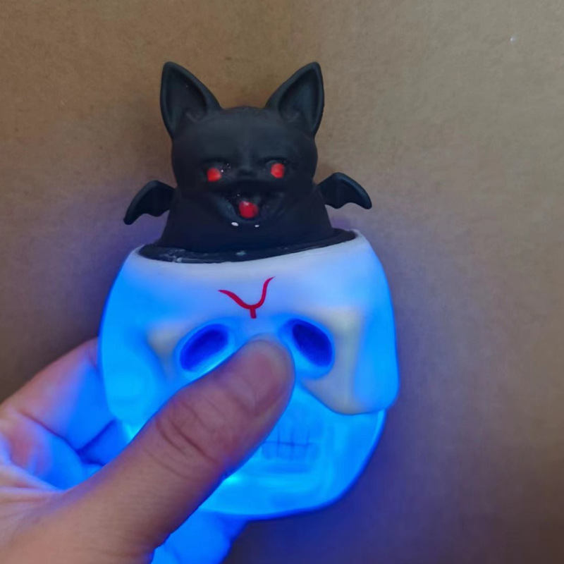 ハロウィンのおかしなカボチャのつまみは幽霊の趣味を発散します。|undefined
