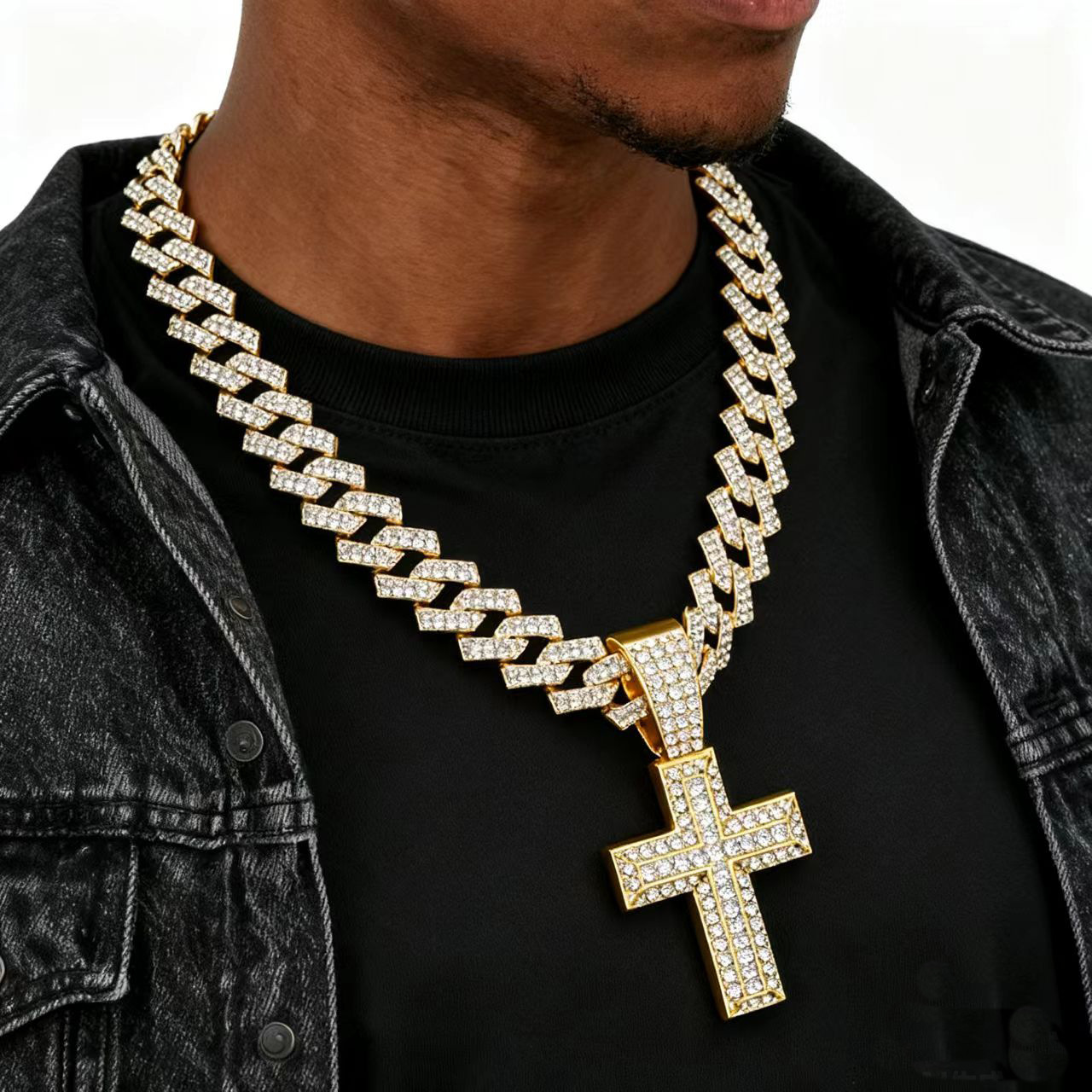 Fábrica de fuente simple collar de cruz de viento transfronterizo de diamantes europeos y estadounidenses colgante de cruz accesorios de ropa callejera