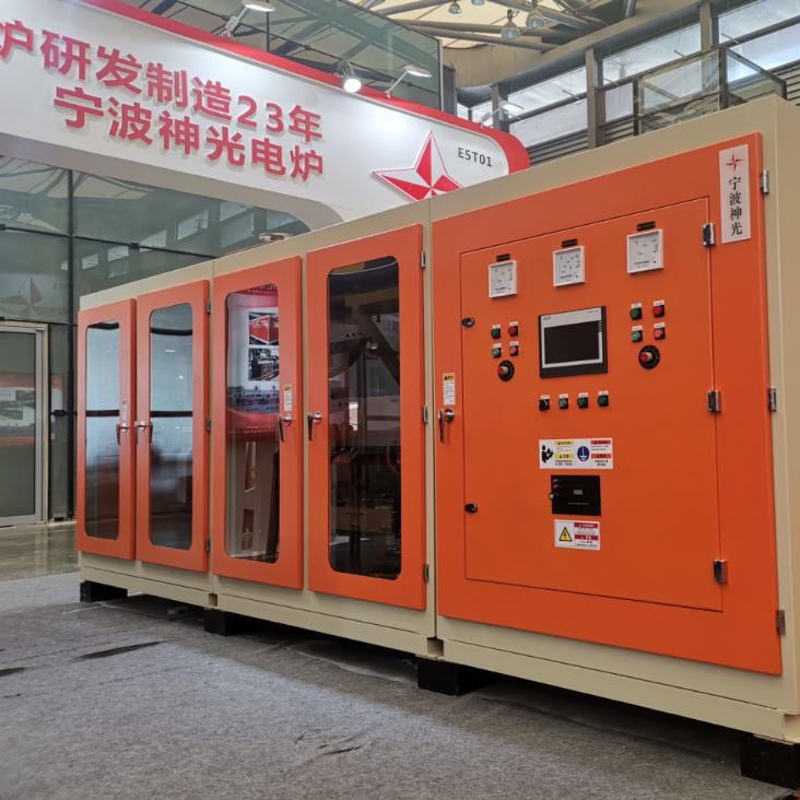 ��Ӧ��������¯������Ƶ¯���Ͻ�ұ�������豸�㵹ʽ��ƴ��Ӧ¯