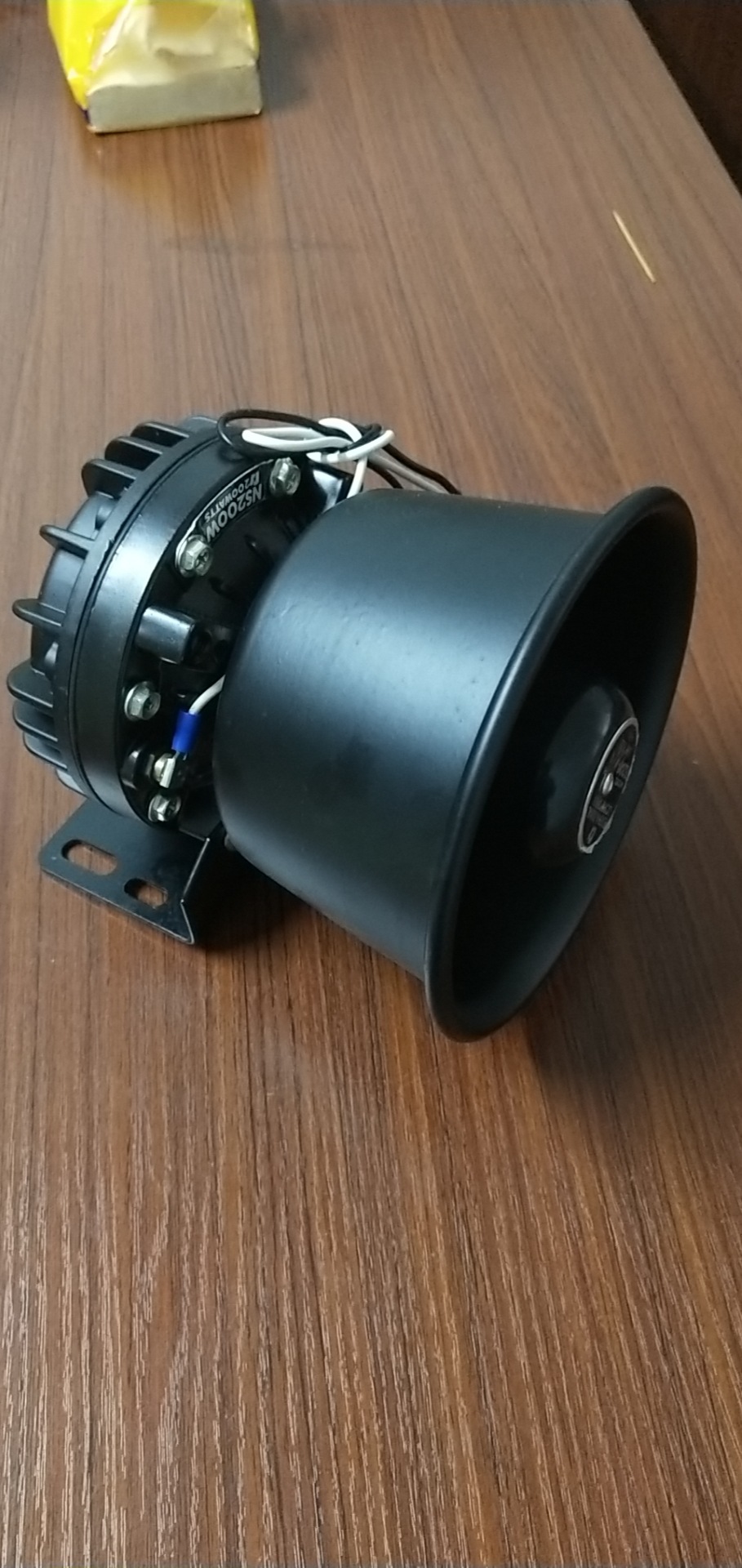 Cross-border 12V car alarm horn 300W high-pitched siren horn with round mouth design for heat dissipation