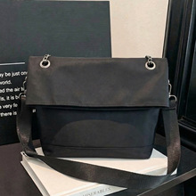 ���ذ�ţ�򲼼�ɫ�|��㼑��L���˰����e���s������У�@ͨ�ڰ���