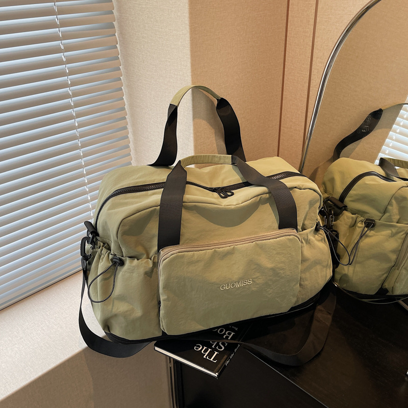 Foldable travel bag