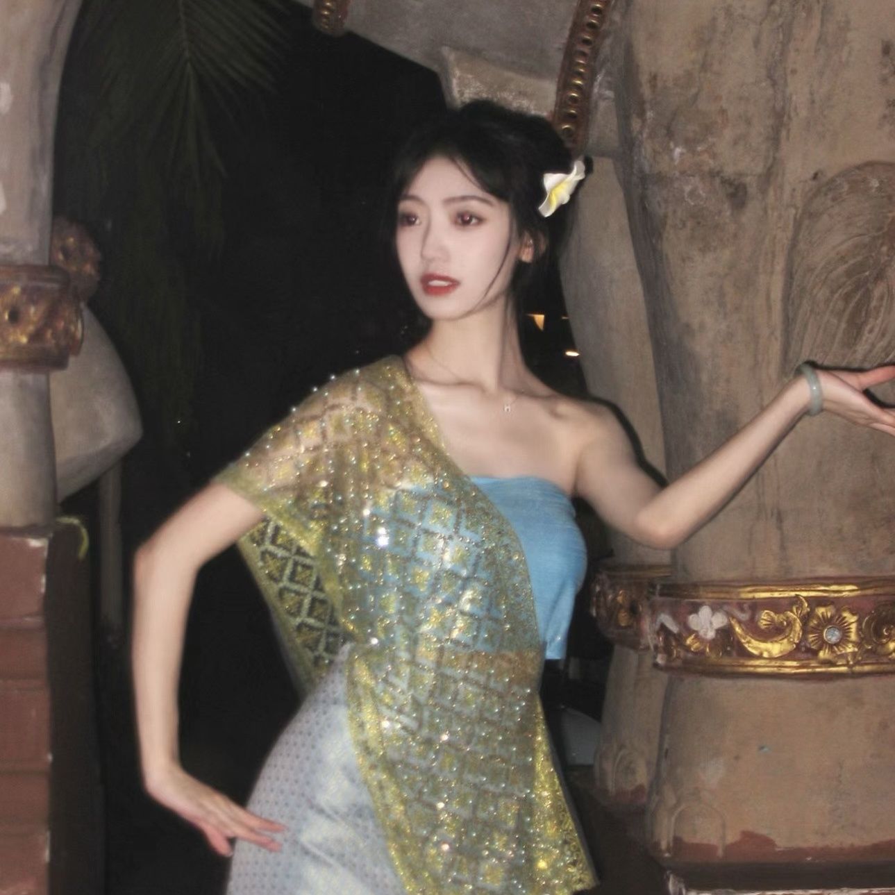 23가지 스타일의 스커트 + 튜브탑 + 숄 + 플루메리아 머리핀