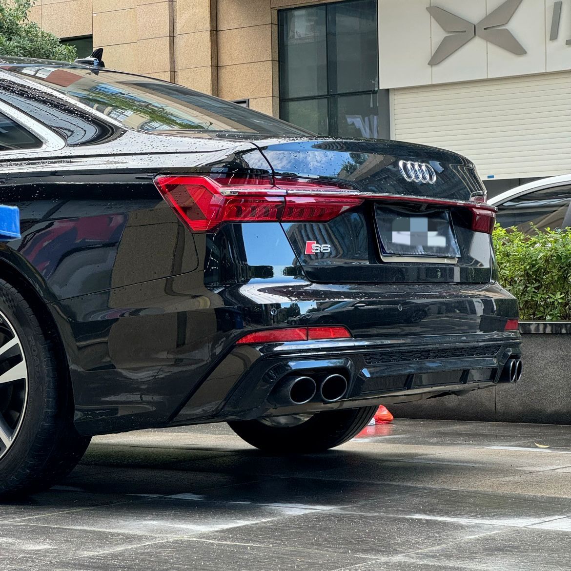 Suitable for 19-25 Audi C8A6 Modified S6 Rear Lip Four-Out Tail Throat Exhaust Rear Surround Black Warrior Kit