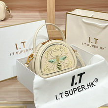 广州女包高级感刺绣真皮包包女2025新款蜜蜂包女百搭单肩斜挎小包