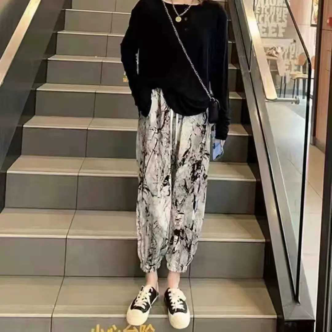 2025年夏装新款复古印花冰丝宽松休闲裤女高腰垂感束脚裤哈伦裤子