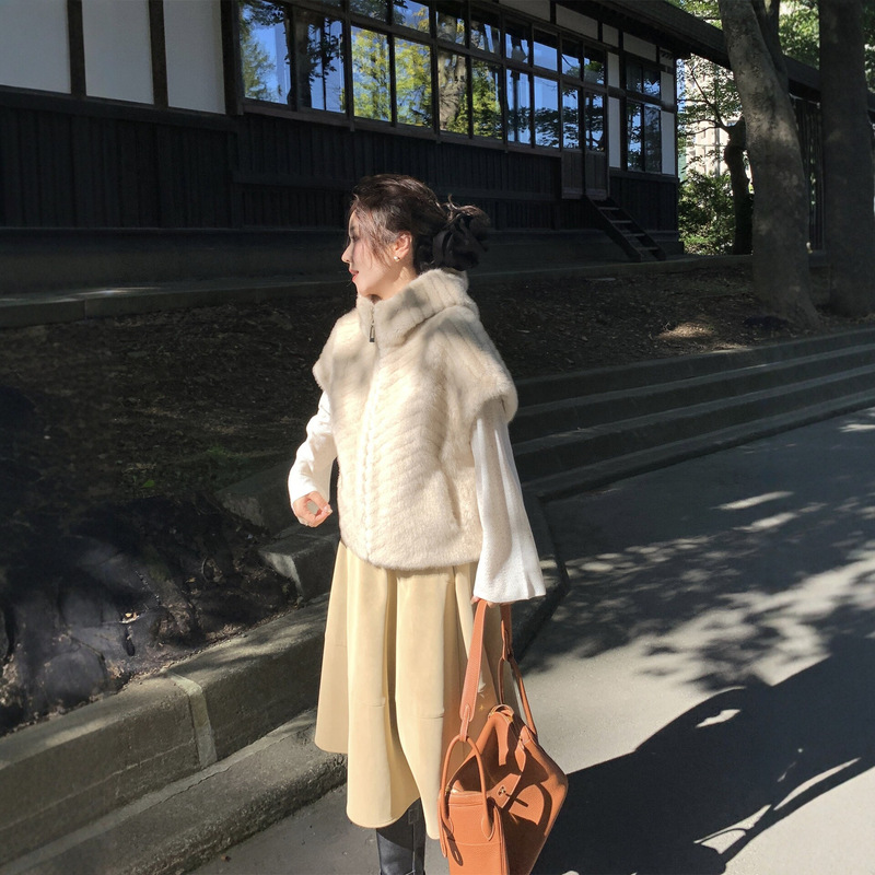 Women's new autumn and winter high-end warm furry vest with silver mink fur trim
