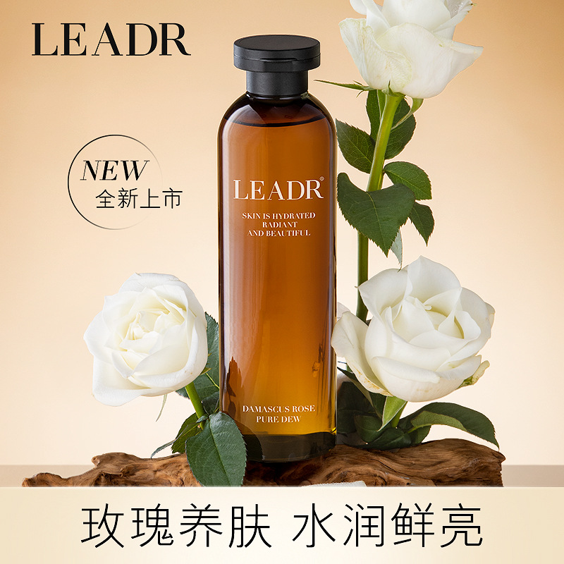 Organic soft moisturizing refreshing hydrolate contains rose for skin care