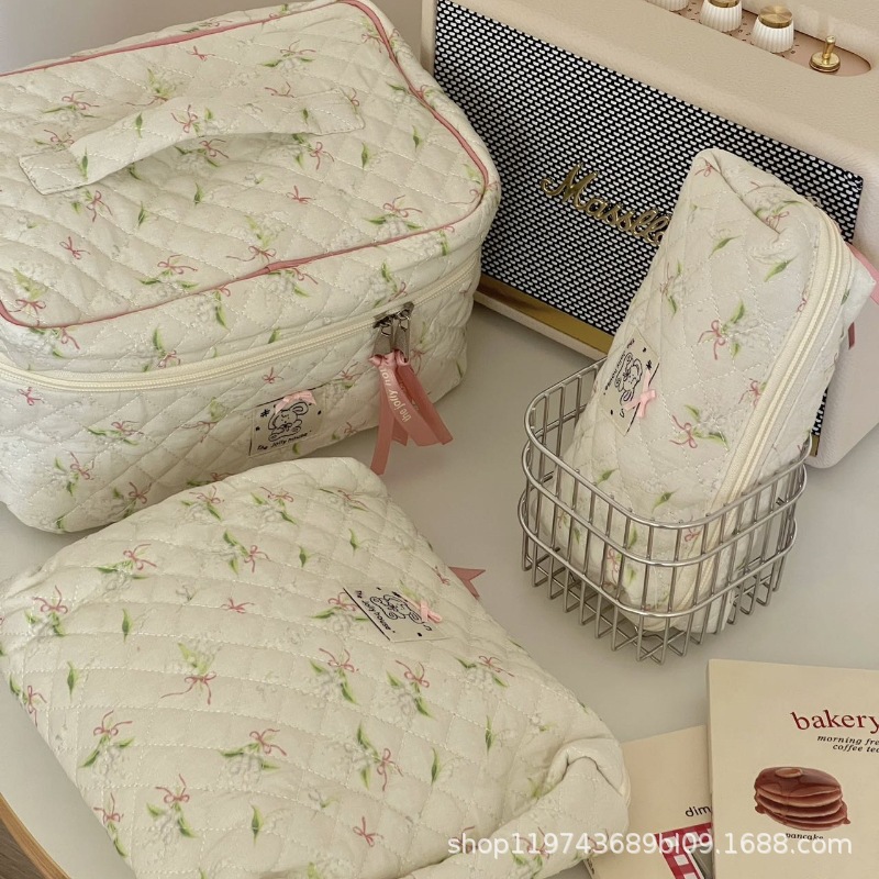 Bolso de cosméticos Blue Love para mujer, lote de una pieza 2025 nuevo bolso de almacenamiento de cosméticos portátil de gran capacidad