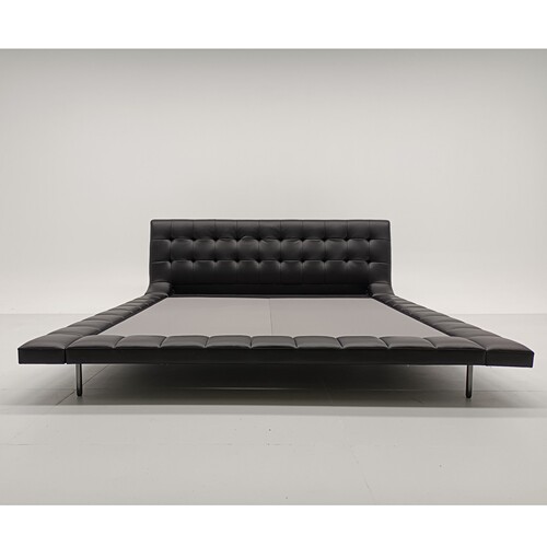 Onda Genuine Leather Bed: Barcelona Designer Pouf-Style Plaid, Floating Design, Italian Minimalist Double Bed with Sleek Side Rails