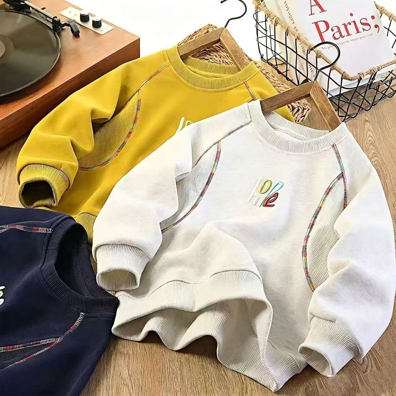 Children's sweatshirt 2026 new model, long-sleeved versatile top for older children, stylish pullover sweatshirt for spring and autumn