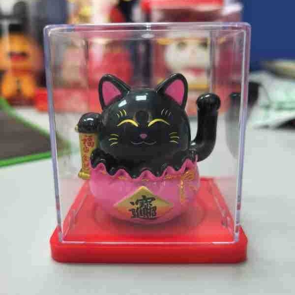 国境を越えた全国トレンドソーラー 2inch ミニ招き猫自動手振り縁起の良い家庭用車の中央制御装飾品ギフト|undefined