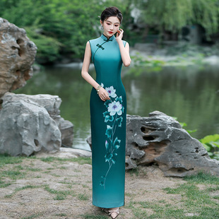 2025 New Summer Stage Catwalk Performance Slim Cheongsam Dress Long Low-Neck Performance Clothing Flowers Bloom in All Seasons