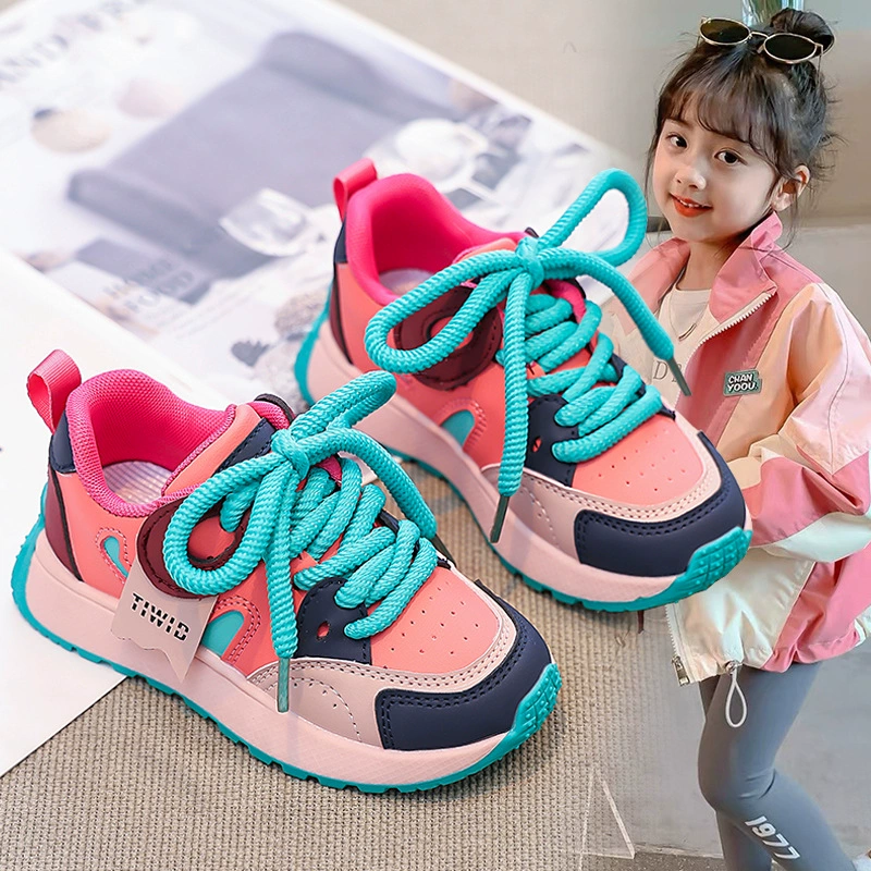 Спортивная обувь для девочек весной и осенью новый шнуровка 2024 модные детские обувь на толстой подошве повседневная обувь для бега легкий прилив нескользящая