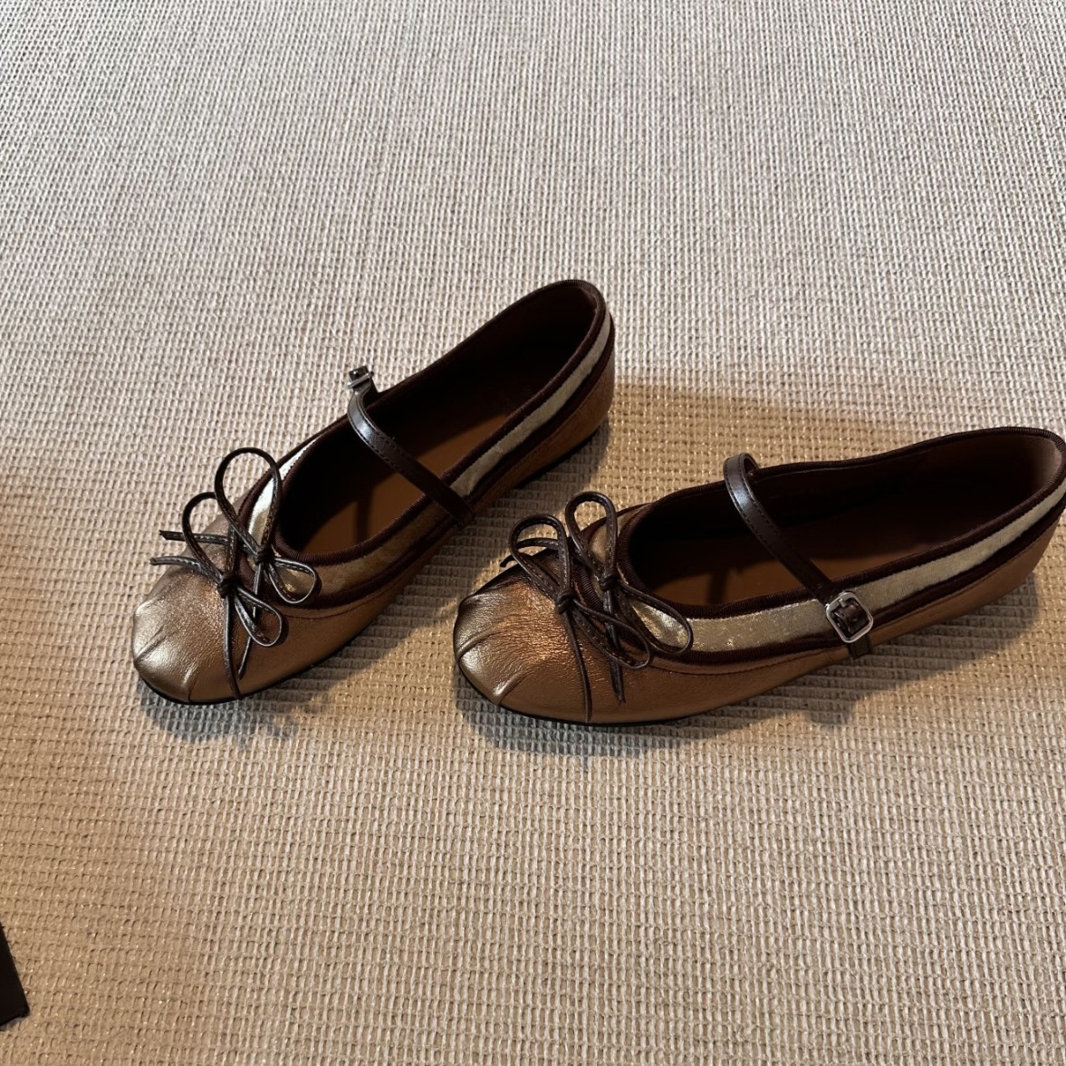 Retro two-tone Mary Jane shoes with bow low-cut