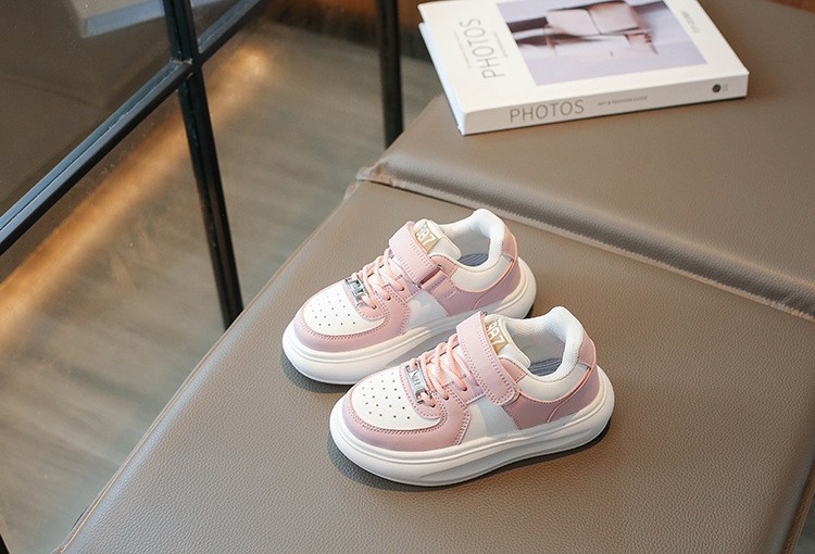 Neue Art von Kinder-Sneakern 2024 Herbst bequeme und modische lässige Sportschuhe für Jungen und Mädchen, mittlere und große Kinder-Schülerschuhe_voghion.com