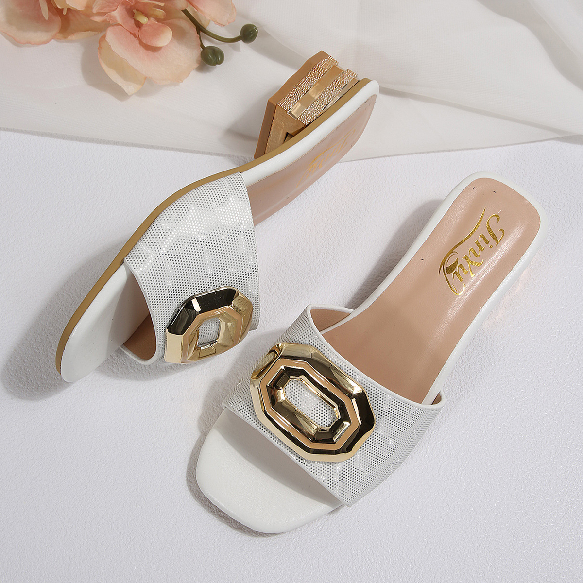 Sandalias de comercio exterior transfronterizas zapatillas de tacón alto para mujeres un pedazo de temperamento de metal decoración de hebilla cuadrada sandalias