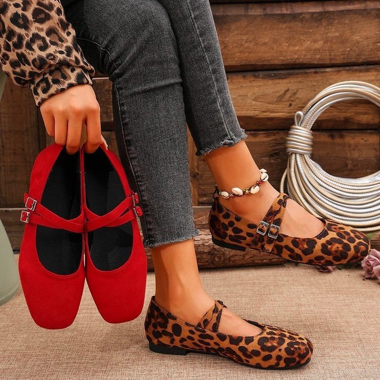 24 New plus size Shoes Comfortable Red Double Tape Buckle Leather Ballet Flat Shoes Fleece Flat Heel Shoes 24 New plus size Shoes Comfortable Red Double Tape Buckle Leather Ballet Flat Shoes Fleece Flat Heel Shoes