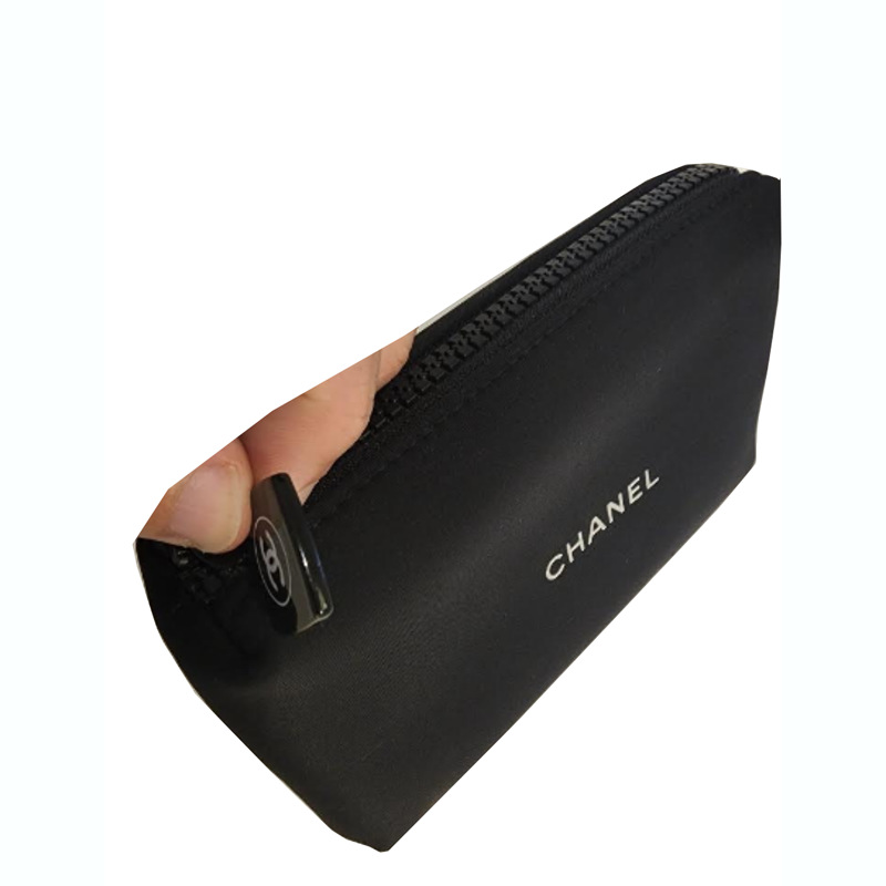 ��ʿ��ױ������Ǳˮ�ϻ�ױ���������ϴ����Ʒ���ɰ�