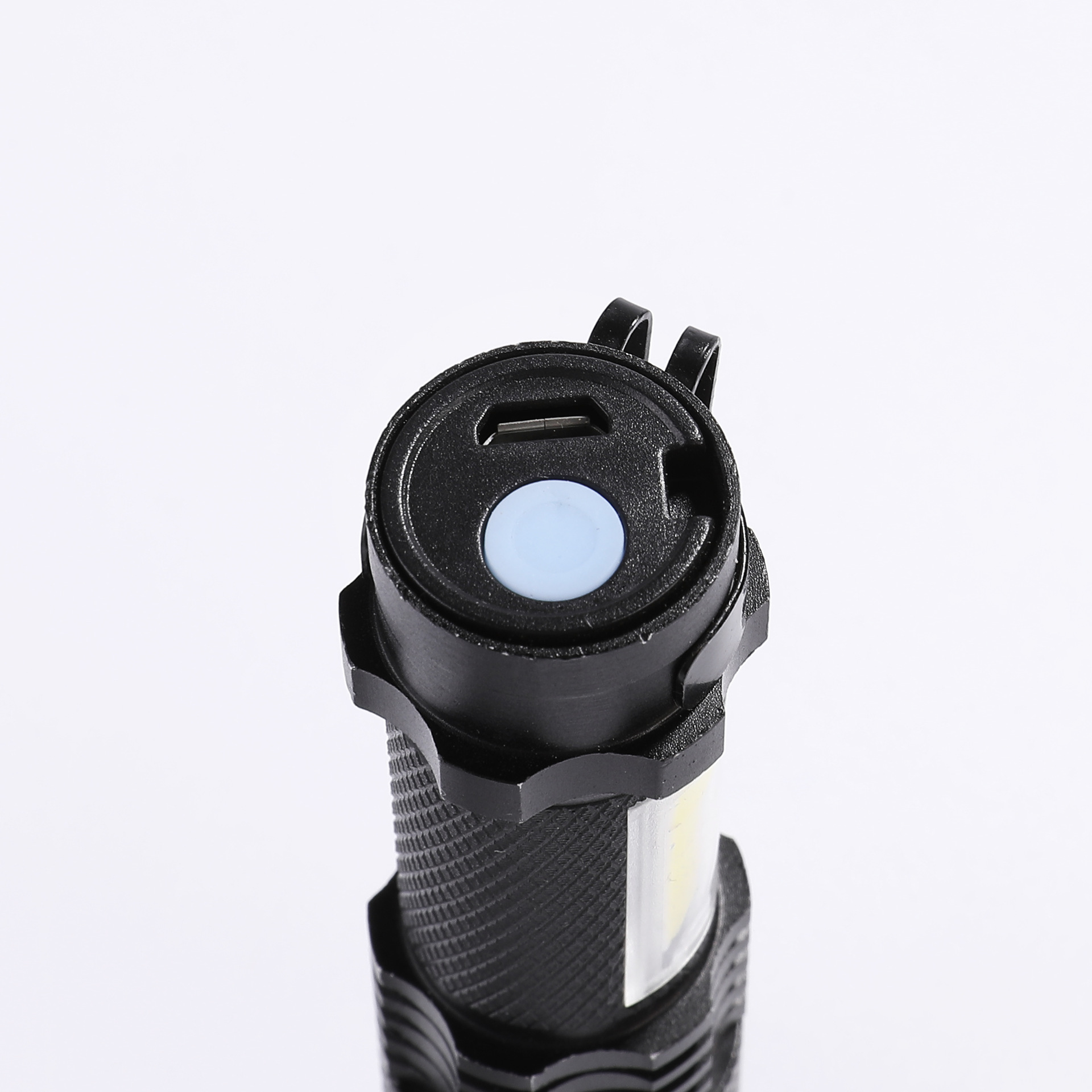 Nuevo mini linterna de aleación portátil UBS recargable telescópica zoom COB luz fuerte linterna al aire libre camping pequeña