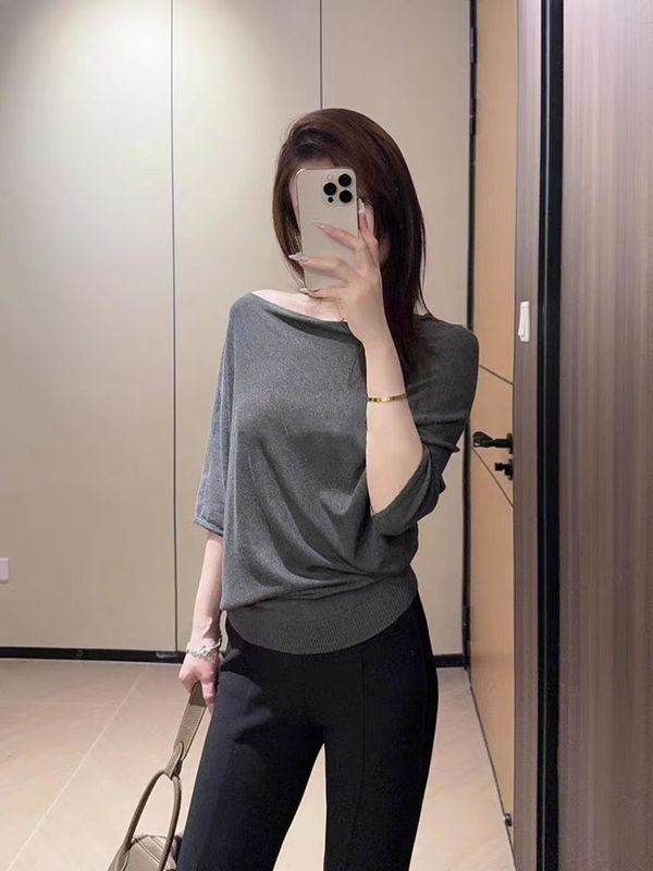 高级感灰色一字肩蝙蝠袖短袖t恤女夏季不规则短款冰丝针织上衣薄|undefined
