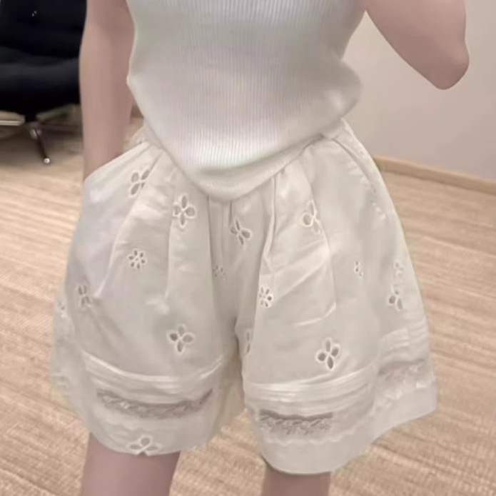Milk White Hollow Lace Splicing Wide-Leg Shorts for Women Summer 2025 New Style Gentle Age-Reducing Casual Pants for Women