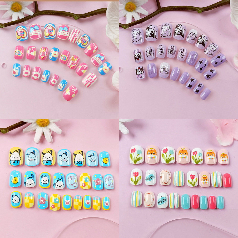 Uñas postizas adhesivas de moda para niños mayores, lindas pegatinas de uñas con dibujos animados, caja de 24 piezas de lindos parches de uñas. image 3