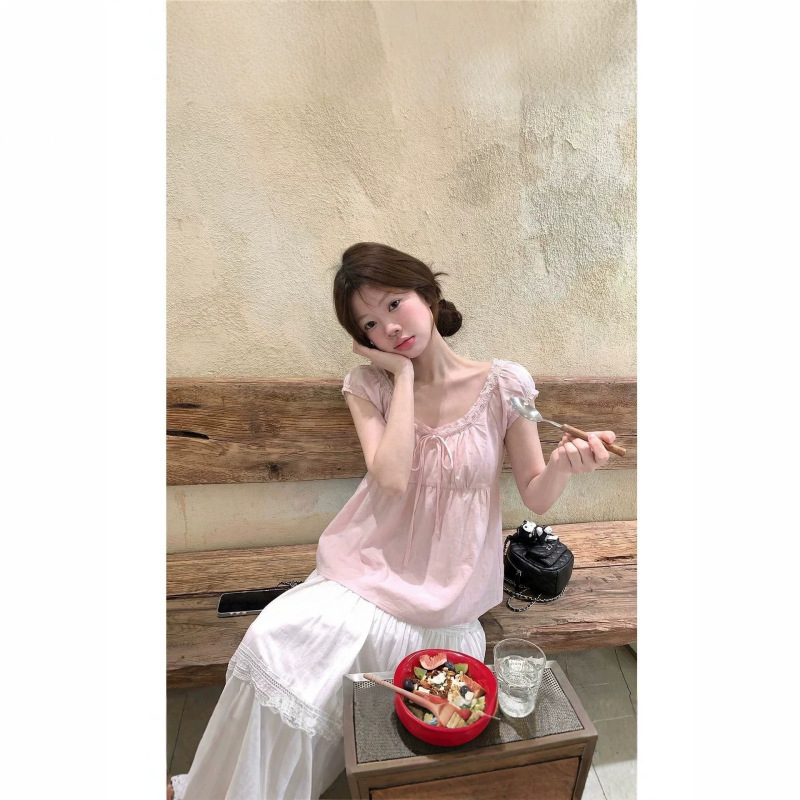 Lace-Trimmed Square-Neck Short-Sleeved Top for Women, Summer Loose-Fitting Pink Blouse with a Stunning Design, Slimming Off-Shoulder Halter Top Lace-Trimmed Square-Neck Short-Sleeved Top for Women, Summer Loose-Fitting Pink Blouse with a Stunning Design, Slimming Off-Shoulder Halter Top