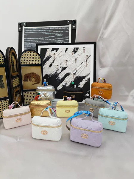 Mini Leather Lunchbox Bag Key Pouch for Women, Diamond Pattern Double C Buckle Car Keychain, Fashionable Small Bag Accessory