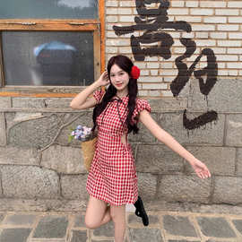 辣妹红色格子泡泡袖连衣裙女夏季小个子镂空露腰修身收腰包臀短裙